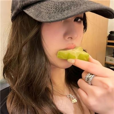 薇拉与伊娃